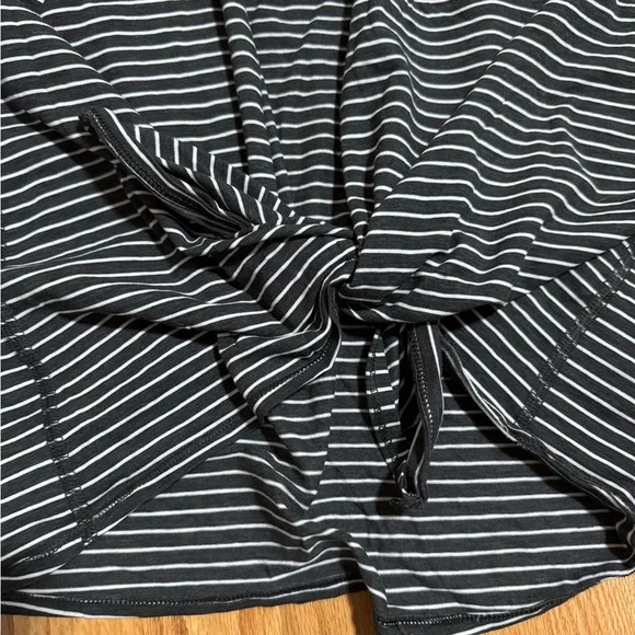 Lululemon All Tied Up Tank Modern Stripe grey White Workout Top - Picture 6 of 6